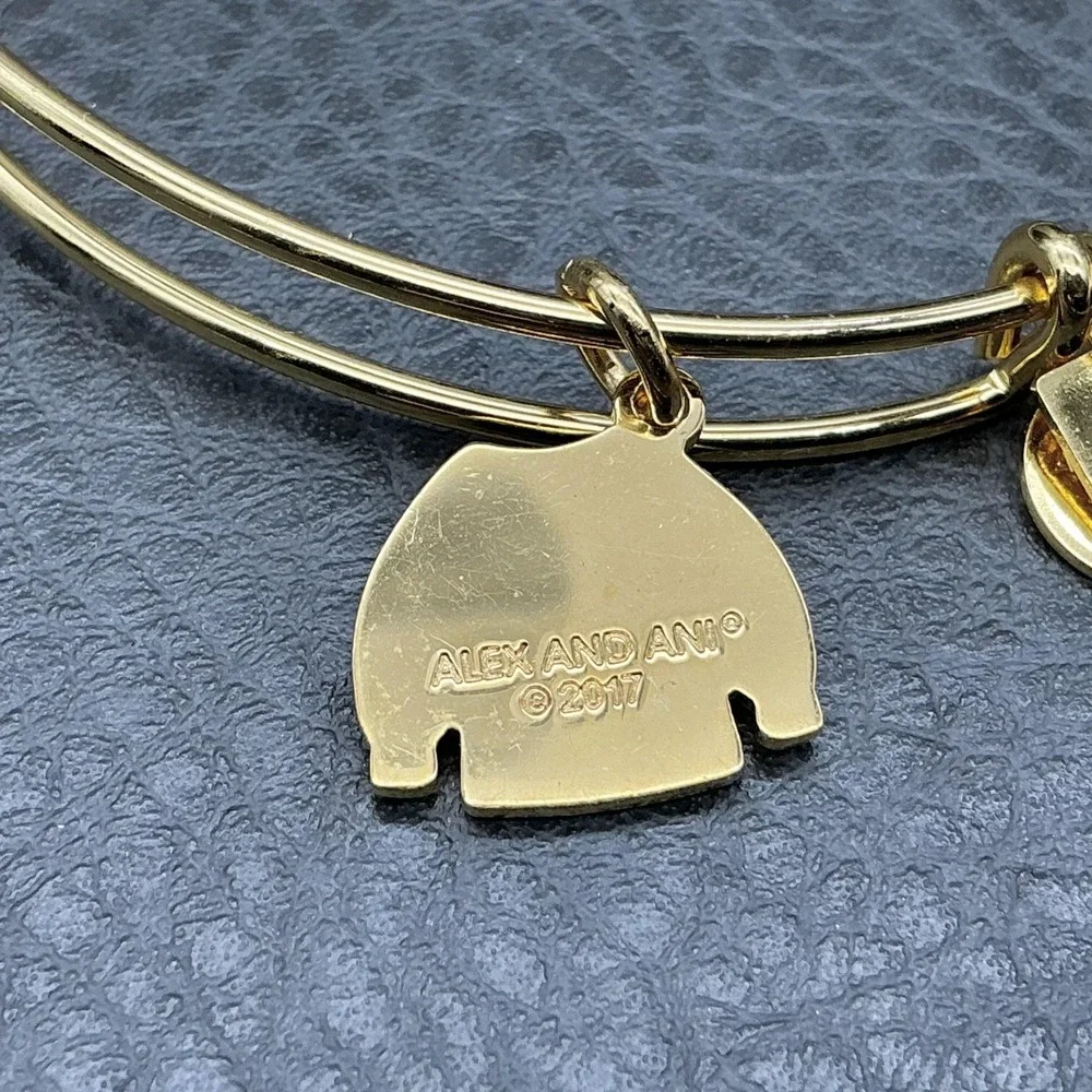 Alex And Ani Gold Tone Reindeer‎ Sweater Charm Bracelet Womens 7 In Christmas